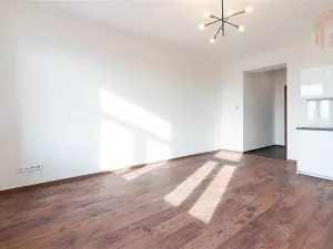 Pronájem bytu 1+kk, Praha - Holešovice, Plynární, 31 m2