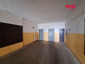 Pronájem bytu 1+kk, Chomutov, Březenecká, 30 m2