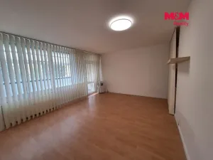 Pronájem bytu 1+kk, Chomutov, Březenecká, 30 m2