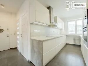 Prodej bytu 3+1, Vsetín, Jiráskova, 77 m2