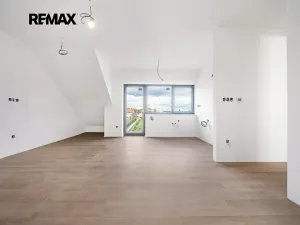 Prodej bytu 3+kk, Moravany, Květná, 108 m2