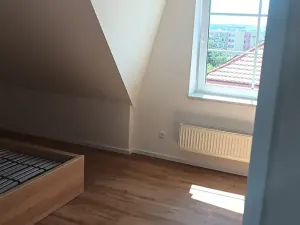 Pronájem bytu 3+kk, Praha - Kobylisy, Klíčanská, 93 m2