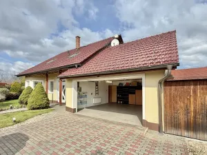 Pronájem rodinného domu, Moravany, 188 m2