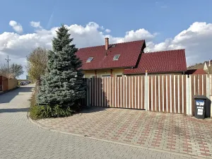 Pronájem rodinného domu, Moravany, 188 m2