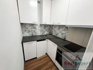Pronájem bytu 2+kk, Praha - Vinohrady, Máchova, 42 m2
