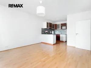 Pronájem bytu 3+kk, Zbuzany, Lomená, 72 m2