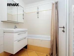 Pronájem bytu 3+kk, Zbuzany, Lomená, 72 m2