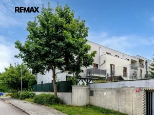 Pronájem bytu 3+kk, Zbuzany, Lomená, 72 m2
