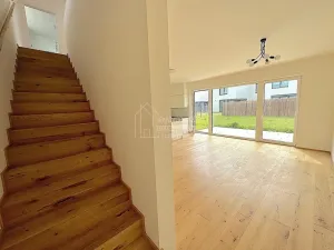 Pronájem rodinného domu, Praha - Čakovice, Kurta Hubera, 131 m2