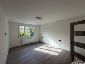 Pronájem bytu 2+1, Praha - Strašnice, Krupská, 65 m2