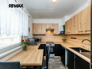 Prodej bytu 3+1, Červený Újezd, U Okálu, 62 m2