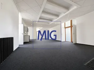 Pronájem kanceláře, Brno, Šujanovo náměstí, 364 m2