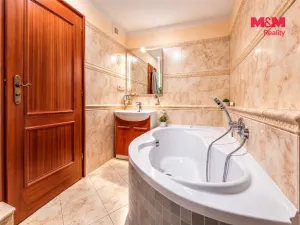 Prodej bytu 4+1, Litoměřice - Pokratice, Ladova, 77 m2
