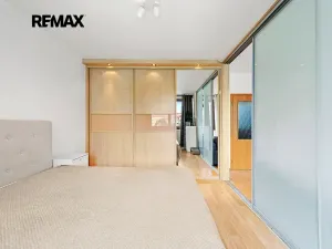 Prodej bytu 2+kk, Praha - Holešovice, Osadní, 54 m2