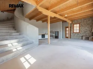 Prodej vily, Králův Dvůr, Pod Lesem, 708 m2