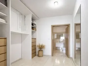 Prodej bytu 2+kk, Praha - Libeň, Drahobejlova, 83 m2