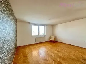 Prodej bytu 3+1, Dolní Němčí, Vinohradská, 63 m2