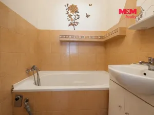 Pronájem bytu 1+1, Kadaň, Chomutovská, 35 m2