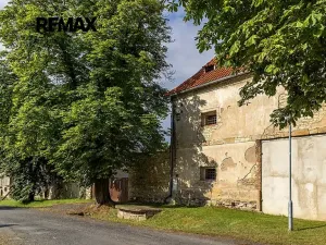 Prodej zemědělského objektu, Počedělice, 2500 m2