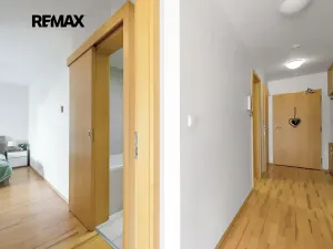 Pronájem bytu 2+kk, Praha - Žižkov, Ke kapslovně, 70 m2