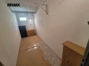 Pronájem bytu 1+1, Rosice, Komenského náměstí, 31 m2