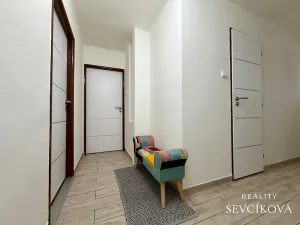 Pronájem bytu 2+1, Pardubice, Jiránkova, 63 m2