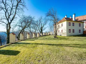 Prodej obchodního prostoru, Dobříš, Vargač, 1600 m2