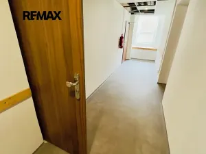Pronájem kanceláře, Praha - Háje, Kupeckého, 100 m2