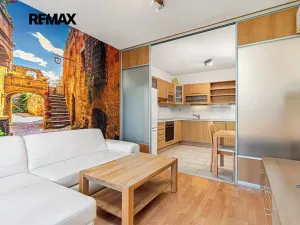 Pronájem bytu 2+kk, Praha - Vysočany, Podkovářská, 54 m2