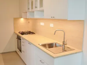 Pronájem bytu 3+1, Praha, Od Vysoké, 77 m2