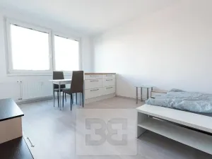 Pronájem bytu 1+kk, Praha - Modřany, Angelovova, 31 m2