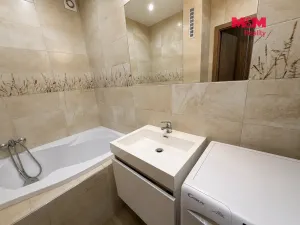 Prodej bytu 2+kk, Ostrava - Poruba, Hlavní třída, 54 m2