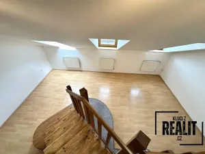 Pronájem bytu 1+kk, Praha - Žižkov, Seifertova, 45 m2