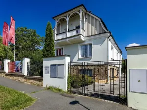 Pronájem bytu 2+kk, Plzeň, Pod Košutkou, 38 m2