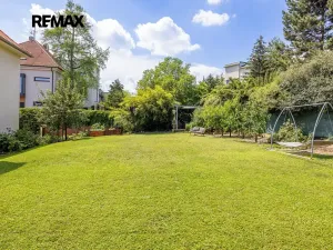 Prodej vily, Praha - Dejvice, U dejvického rybníčku, 400 m2