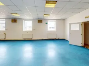 Pronájem kanceláře, Hradec Králové, Akademika Bedrny, 470 m2