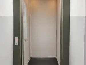 Pronájem bytu 3+kk, Praha - Nové Město, Lublaňská, 90 m2
