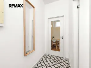 Prodej bytu 1+1, Praha - Karlín, Prvního pluku, 39 m2