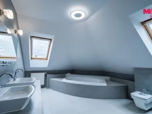 Prodej rodinného domu, Olomouc - Nemilany, Lidická, 350 m2