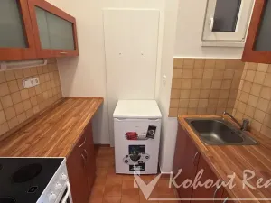 Pronájem bytu 1+kk, Praha - Strašnice, Vykáňská, 31 m2