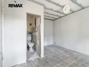 Prodej obchodního prostoru, Plzeň, Rokycanská, 27 m2