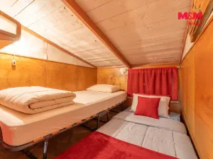 Prodej chaty, Káraný, 17 m2