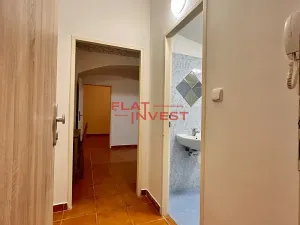 Pronájem bytu 1+1, Praha - Smíchov, Křížová, 37 m2