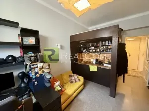 Pronájem bytu 1+kk, Praha - Strašnice, Věšínova, 21 m2