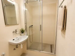 Pronájem bytu 2+kk, Praha - Černý Most, Vašátkova, 43 m2