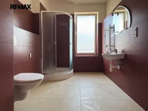Pronájem bytu 1+kk, Velký Osek, U hřiště, 38 m2