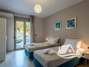 Prodej bytu 6+kk a větší, Stalos, Řecko, 373 m2