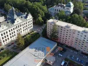 Prodej bytu 3+1, Litomyšl, Komenského nám., 82 m2