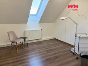 Pronájem obchodního prostoru, Pardubice - Zelené Předměstí, 17. listopadu, 12 m2