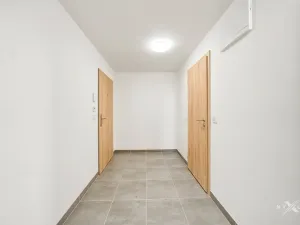 Pronájem bytu 2+kk, Praha - Strašnice, Strančická, 52 m2